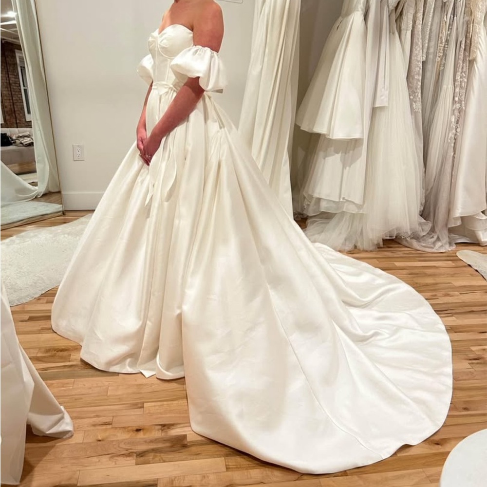 Elegant Madi Lane Wedding Dress